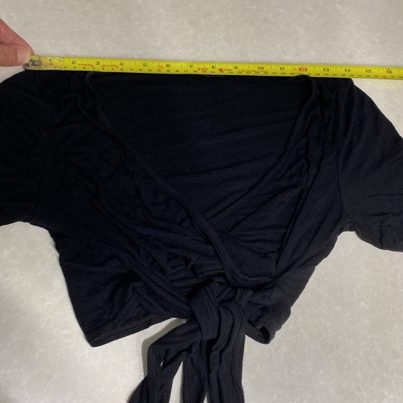Nasty Gal Give It Your Best Shot Tie Crop Top Size Small Black ⭐️⭐️⭐️⭐️⭐️ - Picture 7 of 17